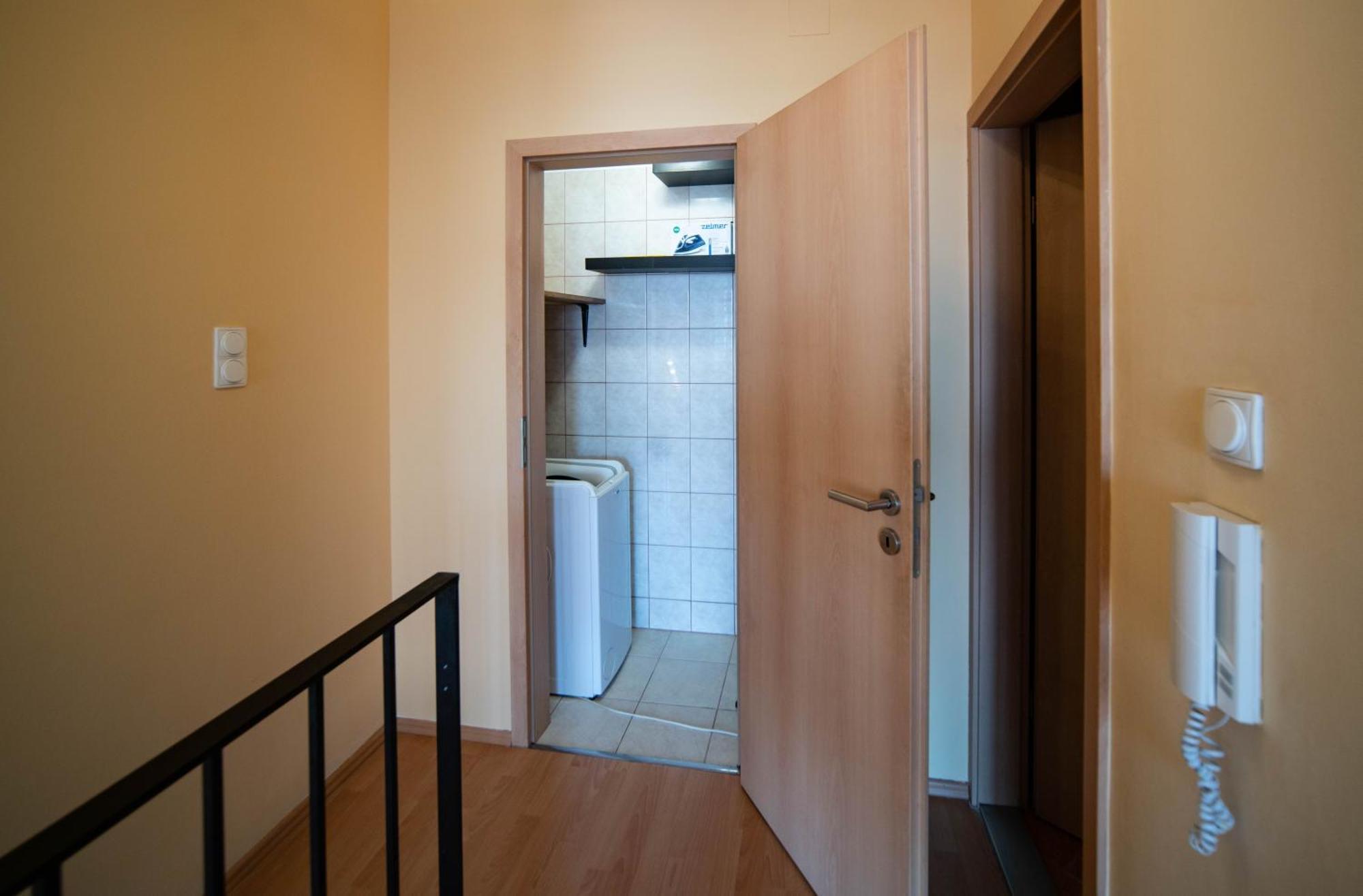 בודפשט Free Parking- Gellert View Apartment 4Ppl מראה חיצוני תמונה