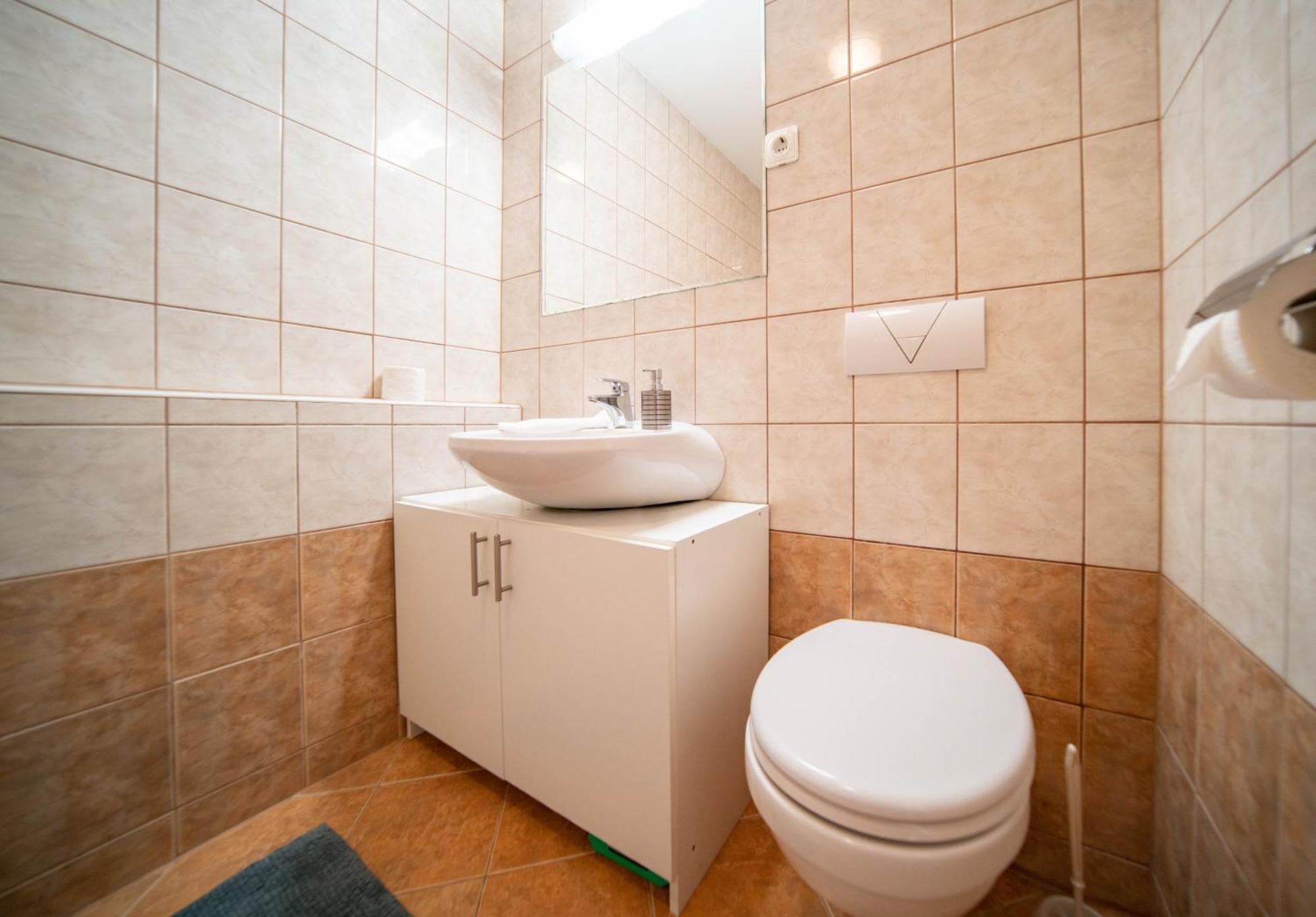 בודפשט Free Parking- Gellert View Apartment 4Ppl מראה חיצוני תמונה