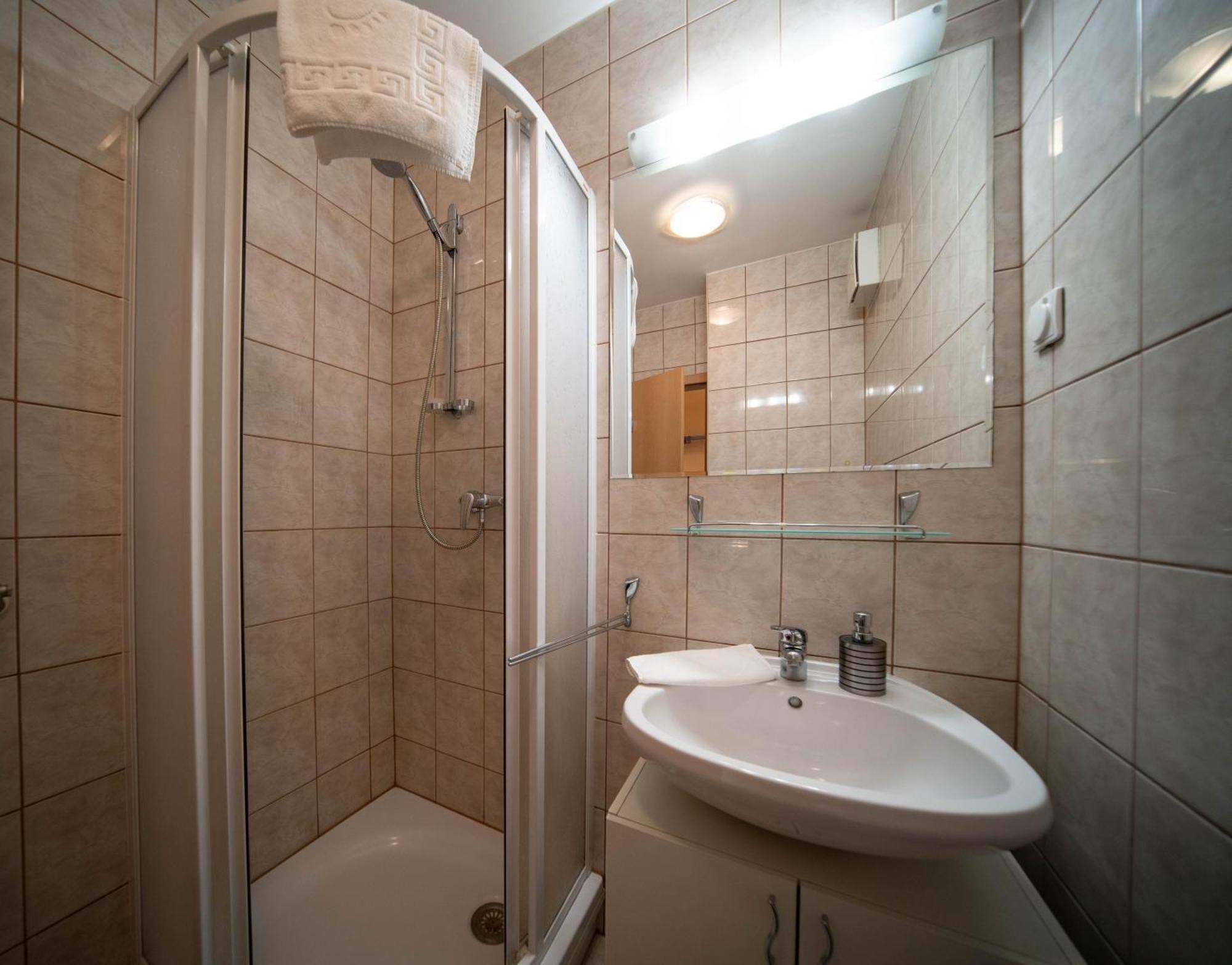 בודפשט Free Parking- Gellert View Apartment 4Ppl מראה חיצוני תמונה